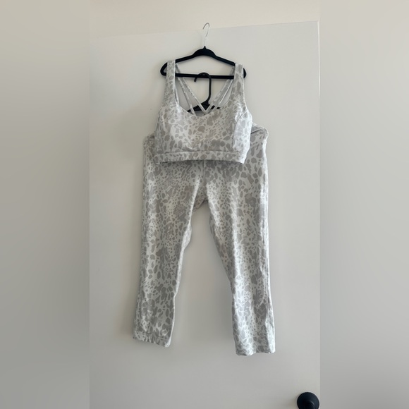 Lululemon matching cheetah set - Picture 1 of 7